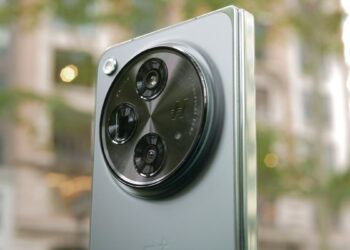 OnePlus Open held in the hand.