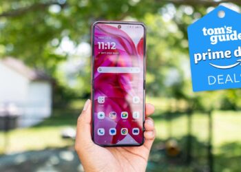 Motorola Razr Plus 2024 with Prime Day badge.