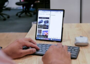 typing on a portable keyboard for the galaxy z fold 6