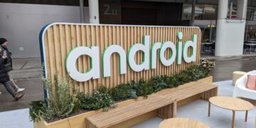 Android logo at mwc 2023