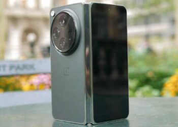 OnePlus Open held in the hand.